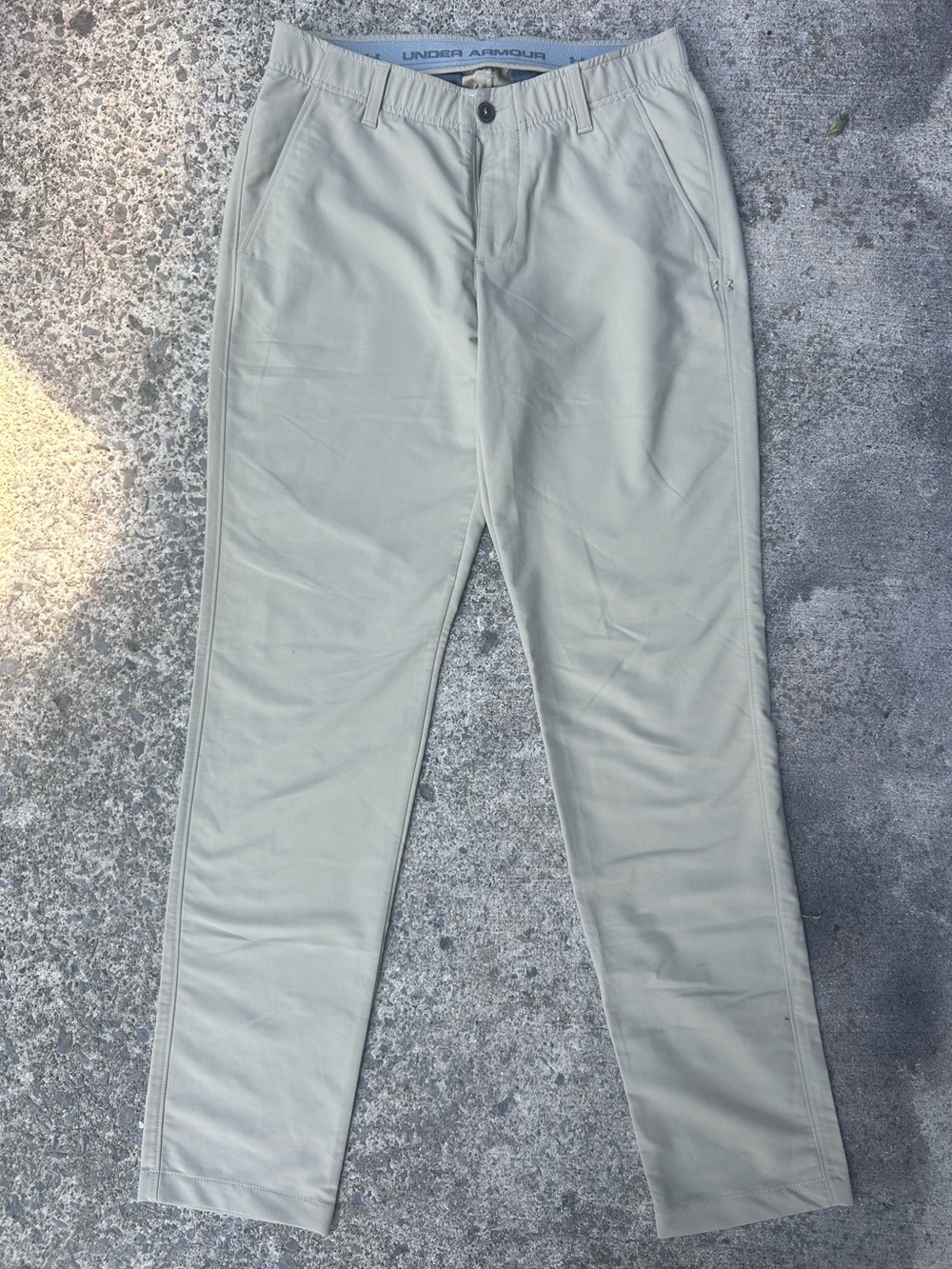 Under Armour Men’s 32x34 Khaki Golf Pants Flat Front Tapered Stretch Chino